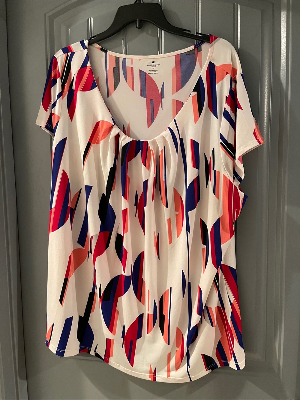 Worthington White Scoop Neck Short Sleeve Top with Pink & Blue Abstract Print